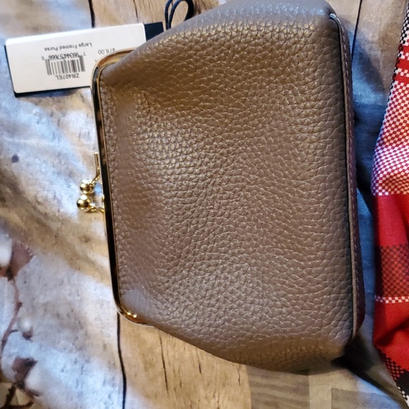 Dooney and bourke coin purse - Picture 3 of 5